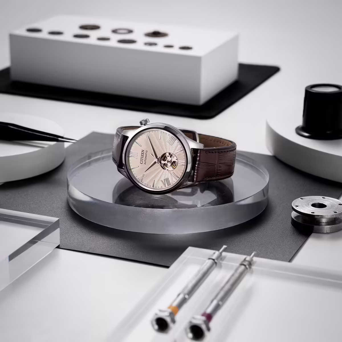 dong-ho-Citizen-Automatic-Open-Heart-NH9130-17A-3