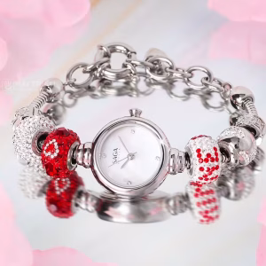 Saga Charm 53229-SVMWSV-9 – Nữ – Quartz (Pin) – Mặt Số 20mm, Kính Cứng, Chống Nước 3ATM